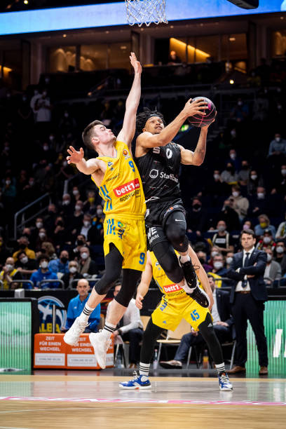 而是他多年 而是他多年