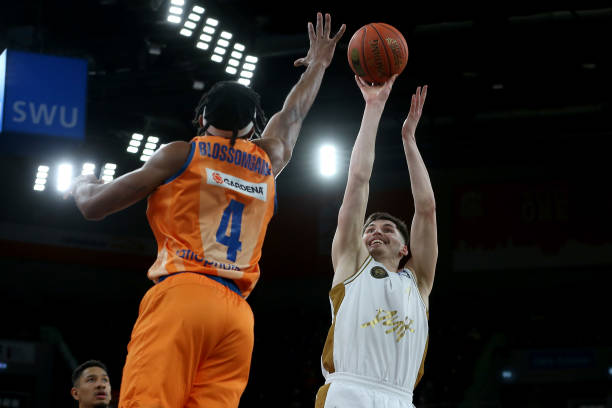 与拜仁慕尼 与拜仁慕尼